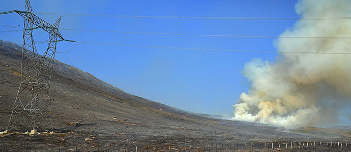 Prosigue el incendio en la zona de Fuente Arenosa
