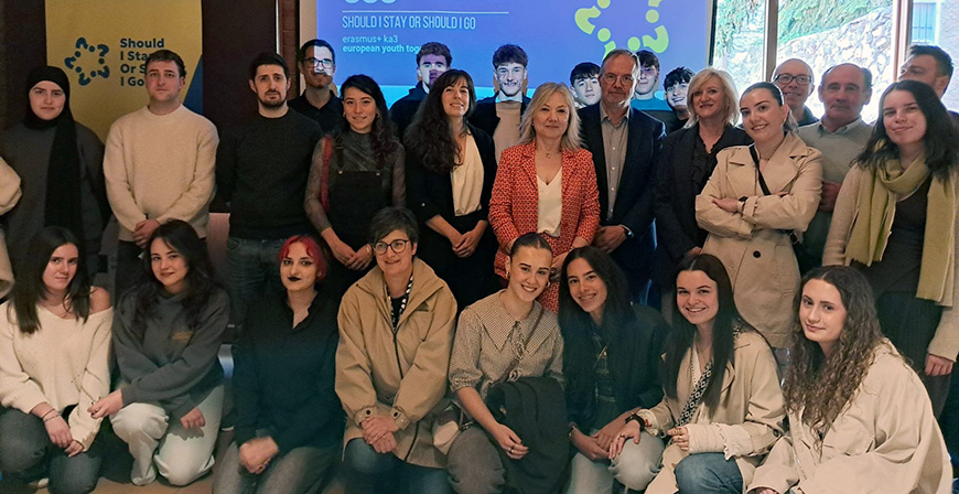 Aguilar acogi� un foro sobre el papel de la juventud en el desarrollo y el arraigo en el territorio rural