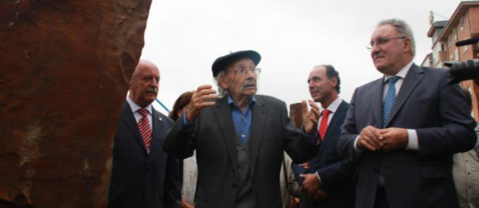 Agustn Ibarrola rinde un homenaje a la siderurgia campurriana
