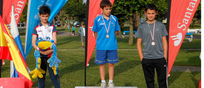  Alba Fernndez, campeona en 100 estilo del II Trofeo Bansander de natacin 
