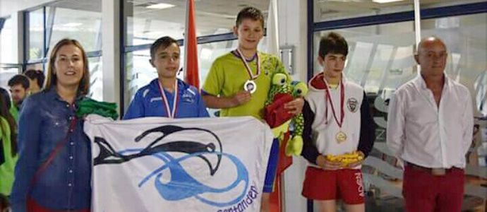 Alba Fernndez, campeona alevn de natacin por segundo ao consecutivo