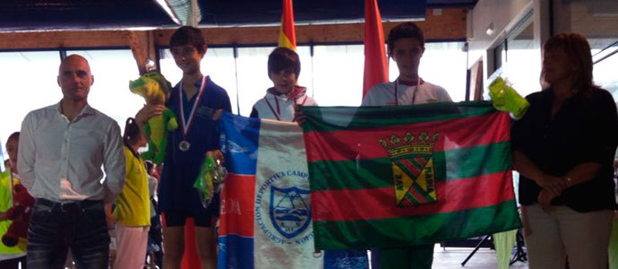 Alba Fernndez y Daniel Gonzlez, campeones benjamines de  natacin de Cantabria