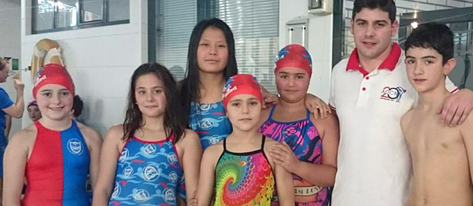 Alba Fernndez se impone en los 100 metros espalda de la Liga escolar