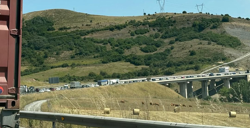 El alcalde de Campoo de Suso solicita al delegado del Gobierno que intervenga ante el caos circulatorio en el tnel de Santiurde