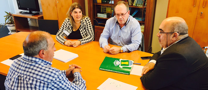 El alcalde de Yuso expone la necesidades municipales al consejero de Medio Rural