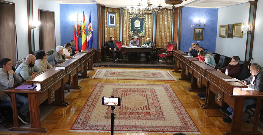 El alcalde de Reinosa presenta a los grupos municipales un presupuesto de 10,79 millones de euros para 2026 