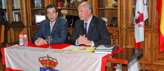 El alcalde de Reinosa participa en la Semana Cultural de la Casa de Cantabria en Valladolid