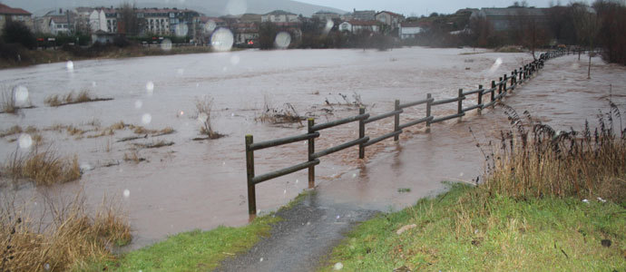El alcalde de Reinosa urge a la CHE a que intervenga en el cauce del Hjar para evitar inundaciones