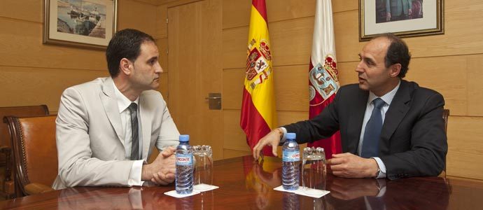 El alcalde de Las Rozas de Valdearroyo se rene con el presidente de Cantabria