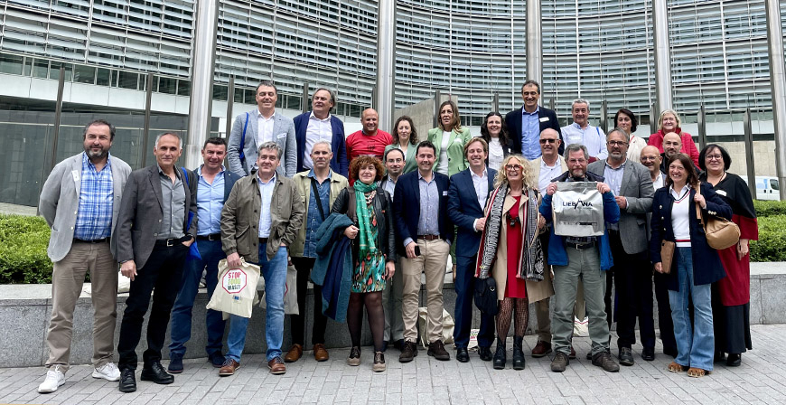 Alcaldes y ediles de las zonas rurales de Cantabria conocen en Bruselas las medidas contra el despoblamiento