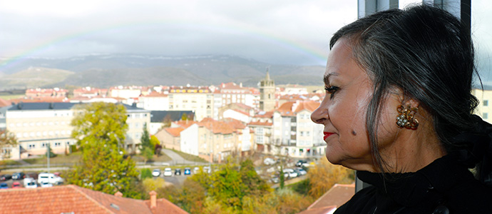 Alicia tras la ventana