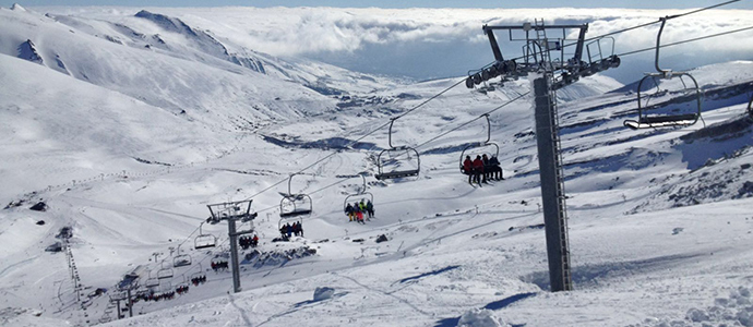 Alto Campoo abre sus instalaciones y ofrece casi 2 metros de nieve polvo