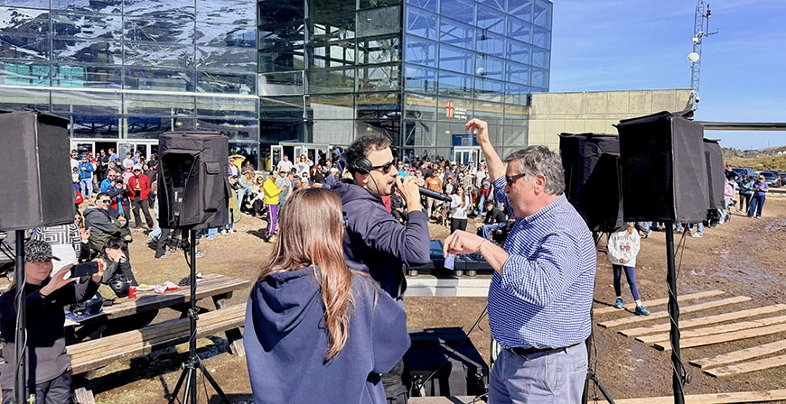 Alto Campoo despide la temporada de su 60 aniversario con una raquetada nocturna y la fiesta LOS40 Session