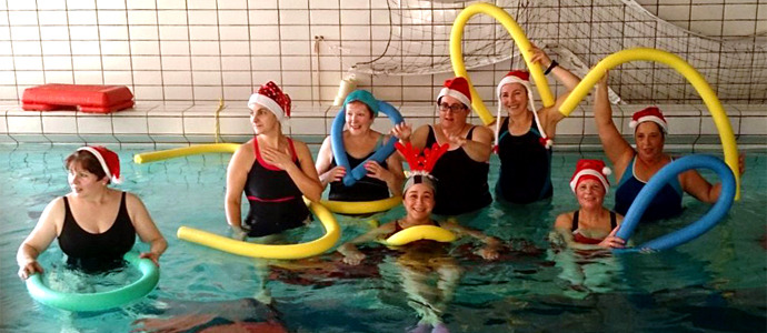 Las alumnas de aquaerobic festejaron la Navidad