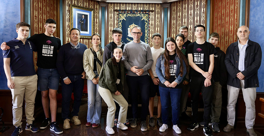 Los alumnos de 1� de Bachillerato del IES Montesclaros ganan el I Concurso del Hormig�n del Colegio Oficial de Arquitectura T�cnica de Cantabria