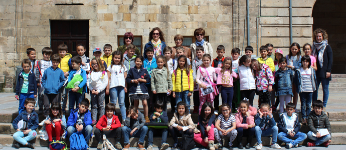 Alumnos del Alto Ebro visitan el Ayuntamiento de Reinosa