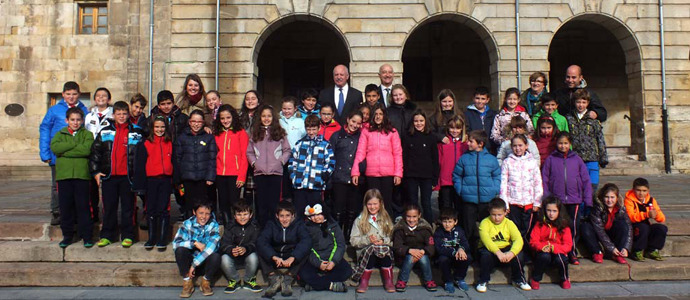 Los alumnos del Antares visitan el Ayuntamiento de Reinosa