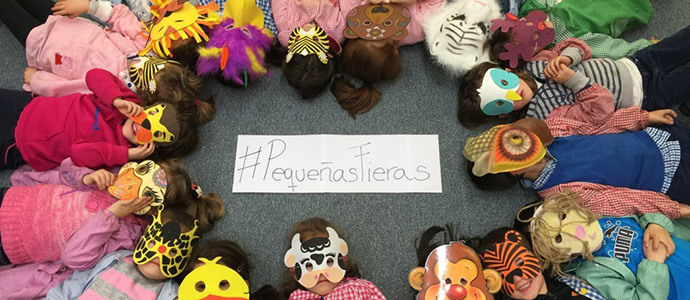 Los alumnos del Casimiro Sainz se hacen un 'selfie' de lo ms animal