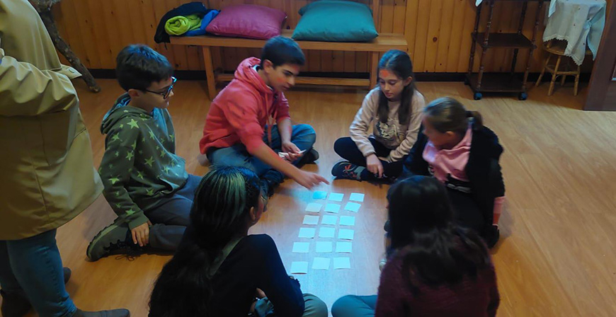 Los alumnos de catequesis de la ermita de Campoo de Suso celebran la primera convivencia del curso