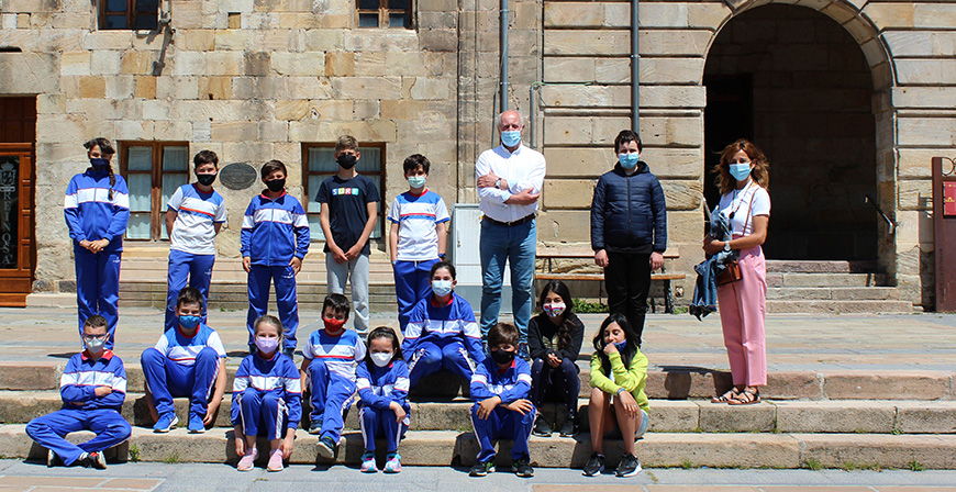 Alumnos del Colegio San Jos visitan el Ayuntamiento para pedir que se incentive el uso de la bicicleta