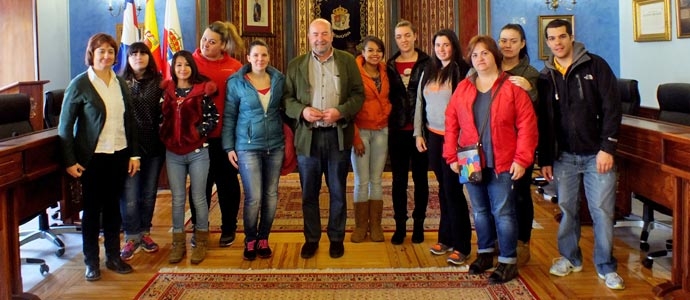 Alumnos de FP del IES Montesclaros visitan el Ayuntamiento de Reinosa