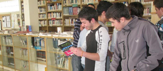 Los alumnos del IES Montesclaros celebran la 'Semana del Libro'