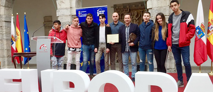 Alumnos del IES Montesclaros ganan el primer premio 'Euroscola' de Cantabria