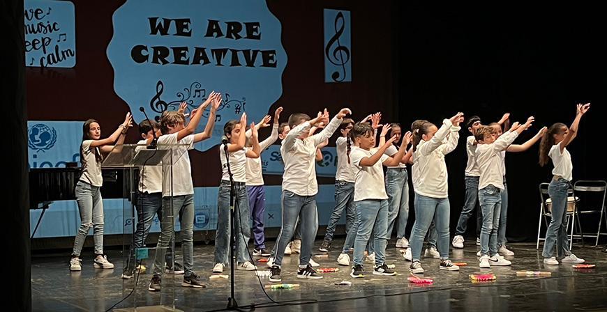 Los alumnos del San José despiden el curso con 'El coro de las emociones'