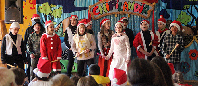 Los alumnos de Valderredible celebran la Navidad