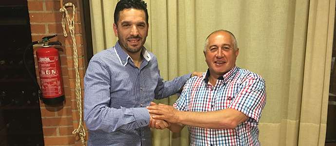 lvaro Gonzlez renueva como entrenador del Naval