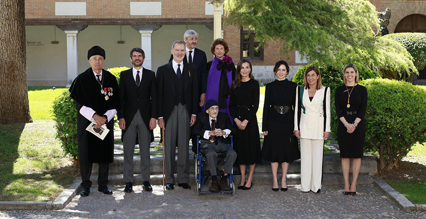 lvaro Pombo recibe el Premio Cervantes