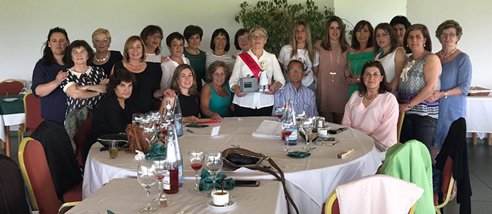 Ana Czar se jubila como cocinera del CEIP Alto Ebro