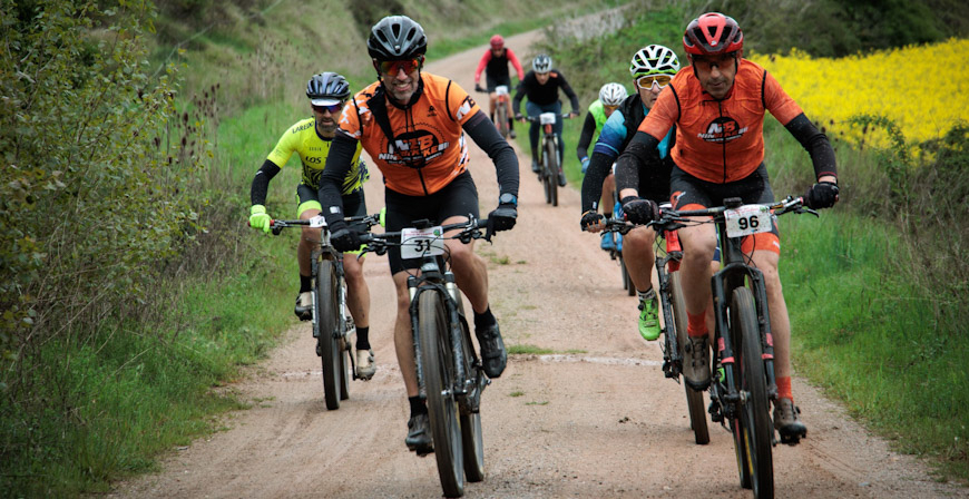 ngel de Julin y Mara Fernndez conquistan la IV Ruta BTT Puerta a la Montaa