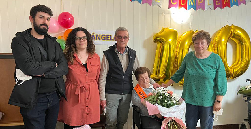 ngela y Milagros, 200 aos de vida!