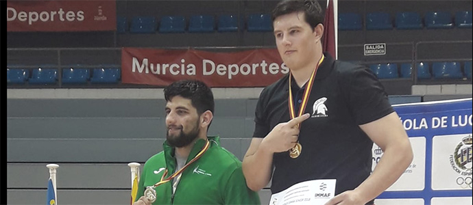 Antonio Fuarrs revalida su ttulo de campen de Espaa de Artes Marciales Mixtas