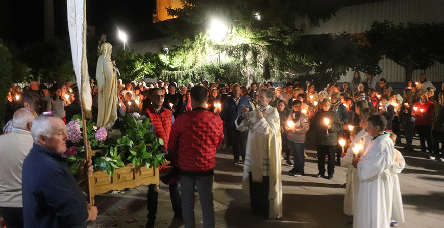Las antorchas iluminan a la Virgen del Carmen en Mataporquera