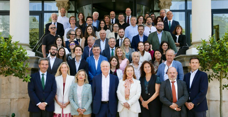 Arasti destaca la relevancia de la industria tabaquera para la economa de Cantabria, que supone un 1,8% del PIB