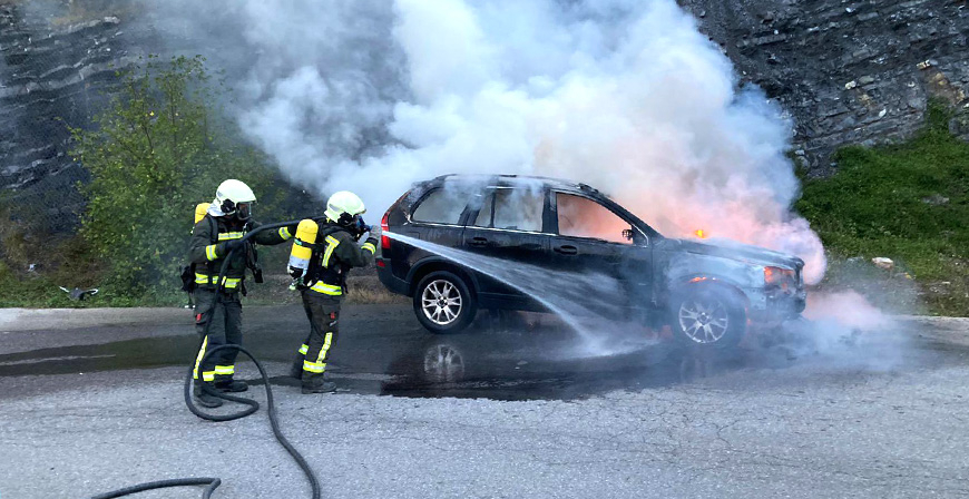 Arde un vehculo en el vial de acceso a Rioseco desde la A-67