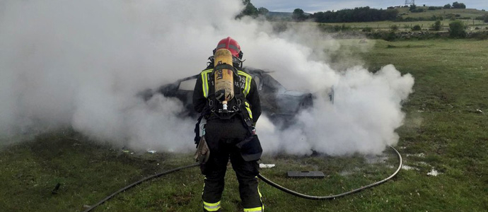 Arde un vehculo en una zona prxima a Los Cagigales