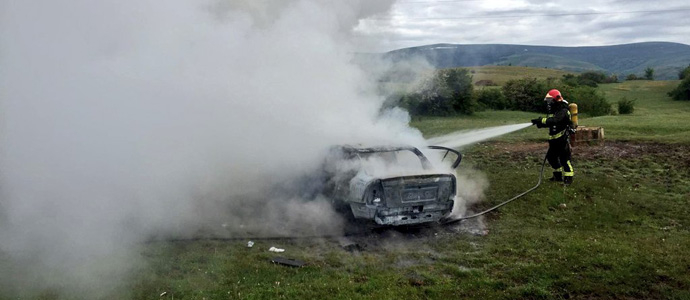Arde un vehculo en una zona prxima a Los Cagigales