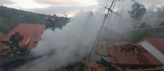 Arde una vivienda en Pujayo
