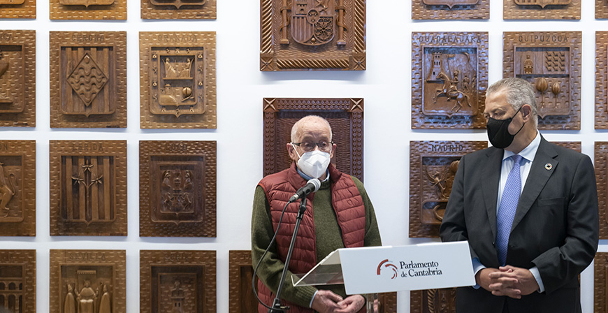 El arte de Fidel Gonzlez ya luce en el Parlamento de Cantabria