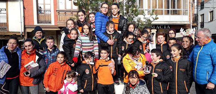Los atletas de la escuela del Reinosa Running copan Cervera de Pisuerga