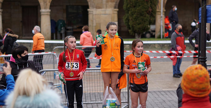 Los atletas de la Escuela Reinosa Running logran seis podios en la Carrera de Navidad de Aguilar