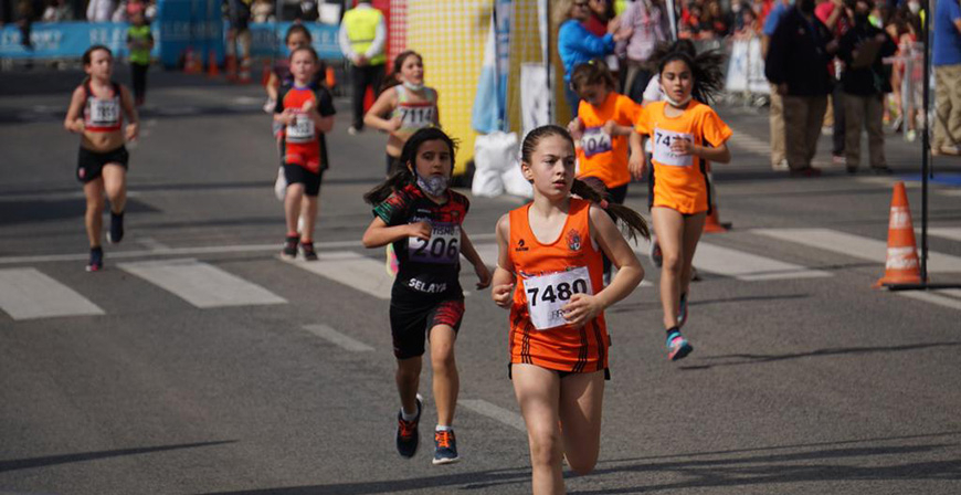 Los atletas del Reinosa Running participaron en la Milla de Santander