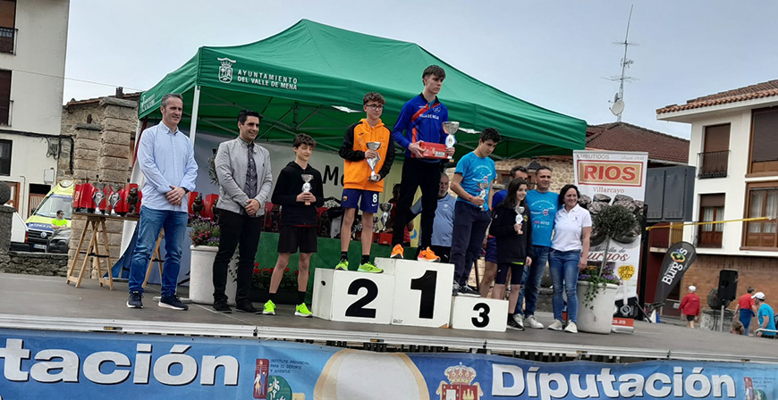 Los atletas del Reinosa Running se suben al podio de la XLI Carrera de San Jos de Villasana de Mena
