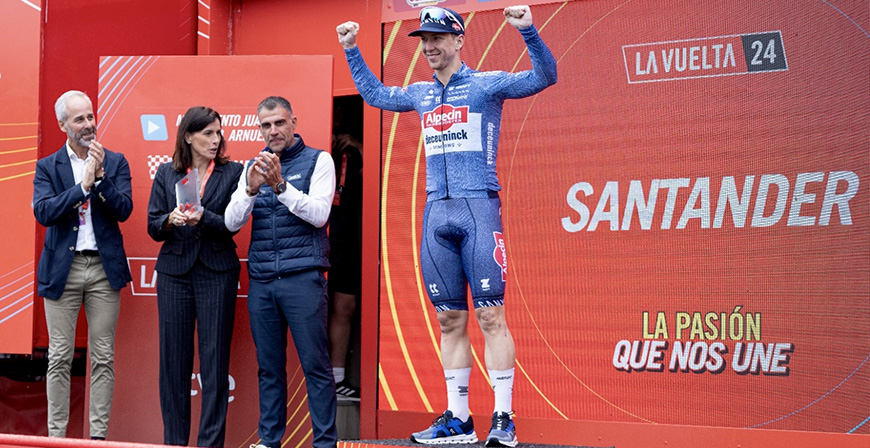 El australiano Kaden Groves se impone en la etapa de La Vuelta entre Arnuero y Santander