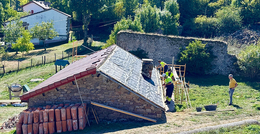 El Ayuntamiento de Campoo de Enmedio Enmedio concluye la rehabilitaci�n del local de usos m�ltiples de Villaescusa