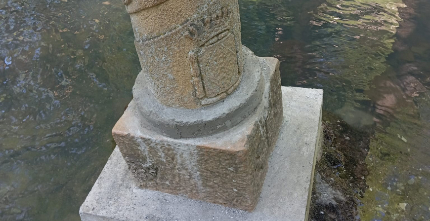 El Ayuntamiento de Campoo de Suso refuerza el monolito de Fontibre dedicado a la Virgen del Pilar