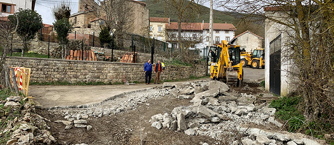 El Ayuntamiento de Campoo de Enmedio reconstruye la plaza de Fontecha
